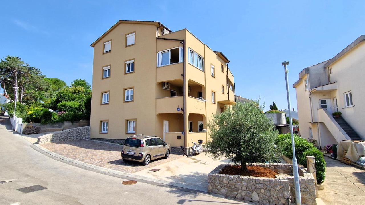 Apartment Goran *